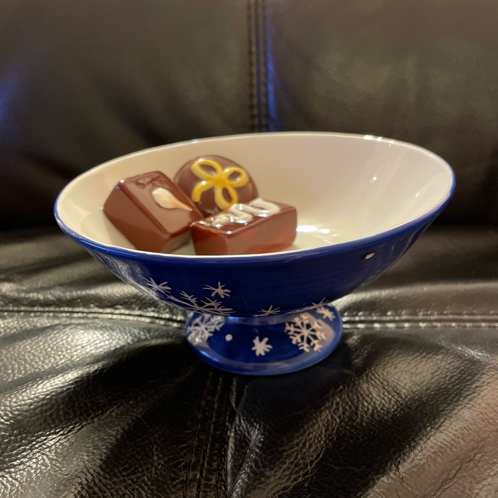 Laura Secord Christmas Xmas decorative bowl